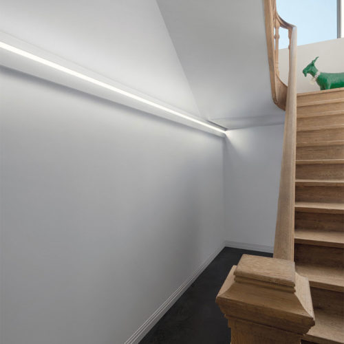 Interior with molding and indirect lighting